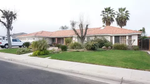 2353 Dutra Way, Madera, CA 93637 photo 1