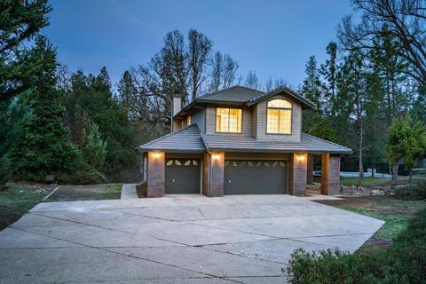 46135 Sutton Dr, Oakhurst, CA 93644 photo 1