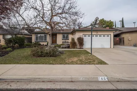 1669 Mitchell Ave, Clovis, CA 93611 photo 1