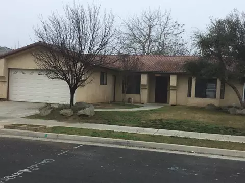 2817 Pinewood Dr, Madera, CA 93637 photo 1