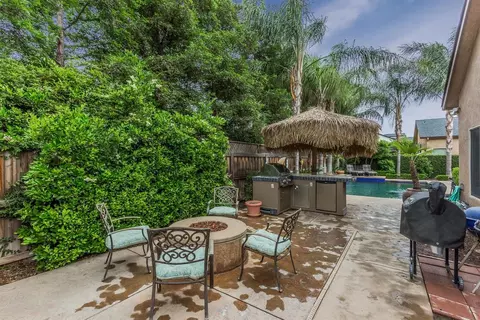 1745 N Cherry Ln, Clovis, CA 93619 photo 1