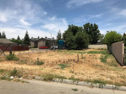 117 W Rush St, Madera, CA 93638 photo 1