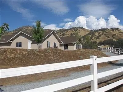 7248 Perlman Dr, Sanger, CA 93657 photo 1