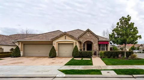 1813 N Graybark Ave, Clovis, CA 93619 photo 1