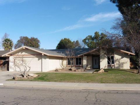 155 Laverne Ave, Clovis, CA 93611 photo 1