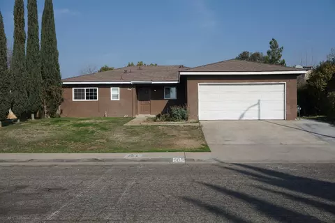 609 E Clark St, Madera, CA 93638 photo 1