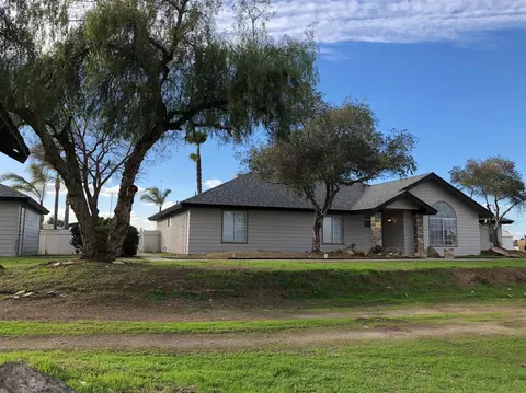 16290 Karen Rd, Madera, CA 93636 photo 1