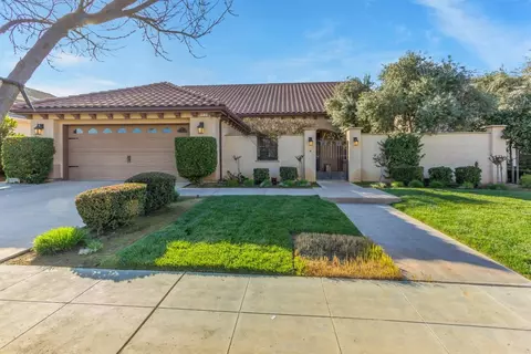 1938 N Blackwood Ave, Clovis, CA 93619 photo 1