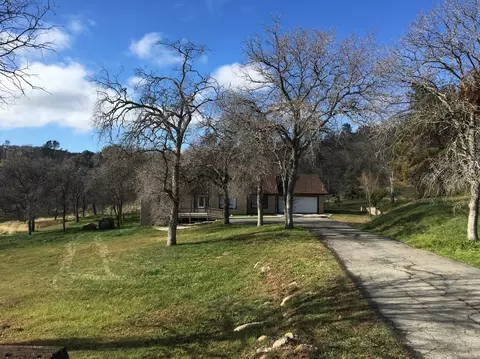 30732 Roaring River Dr, Coarsegold, CA 93614 photo 1