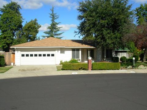 575 W Ashcroft Ave, Clovis, CA 93612 photo 1