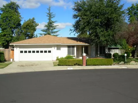 575 W Ashcroft Ave, Clovis, CA 93612 photo 1