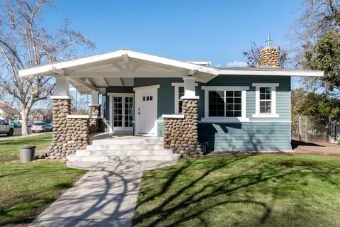 504 E Main St, Fowler, CA 93625 photo 1