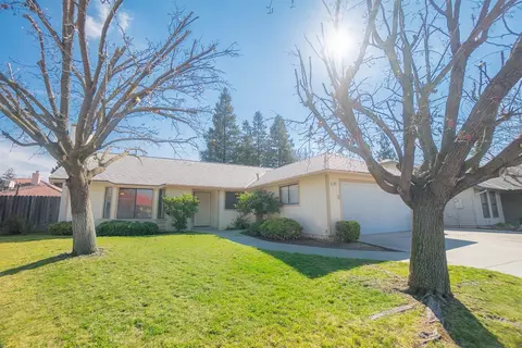 927 Mckelvy Ave, Clovis, CA 93611 photo 1
