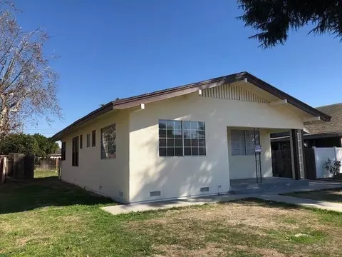 221 N L St, Madera, CA 93637 photo 1
