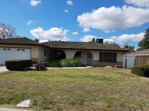 1016 Joy St, Madera, CA 93637 photo 1
