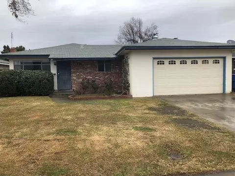 627 W Keats Ave, Clovis, CA 93612 photo 1
