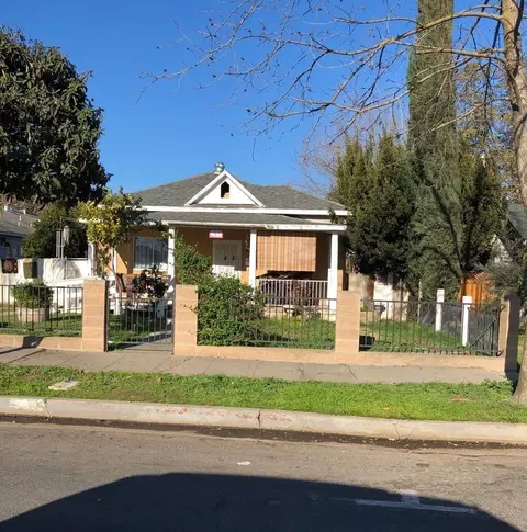 305 S L St, Madera, CA 93637 photo 1