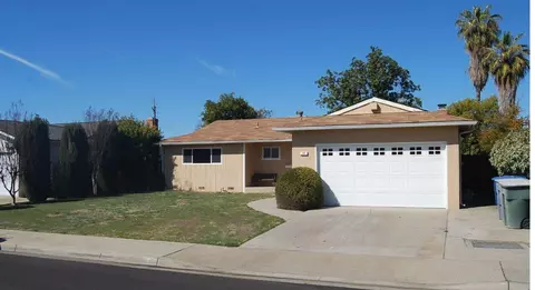 49 W Norwich Ave, Clovis, CA 93612 photo 1