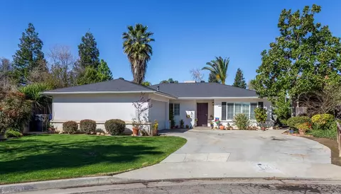 520 Autumn Pl, Madera, CA 93637 photo 1