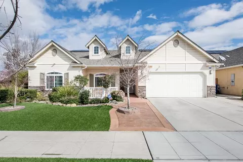 332 E Stanley Ave, Reedley, CA 93654 photo 1