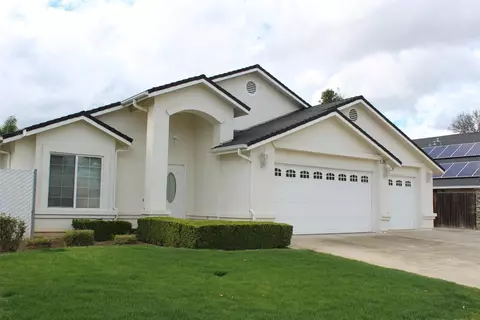 293 Post Ave, Sanger, CA 93657 photo 1