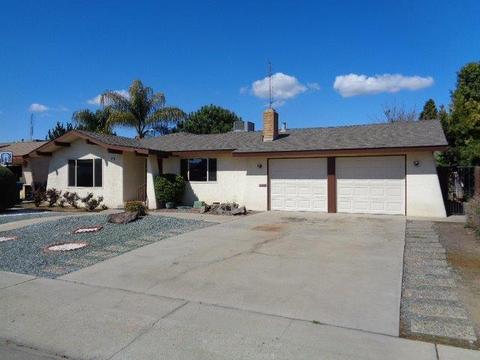 296 E Curtis Ave, Reedley, CA 93654 photo 1