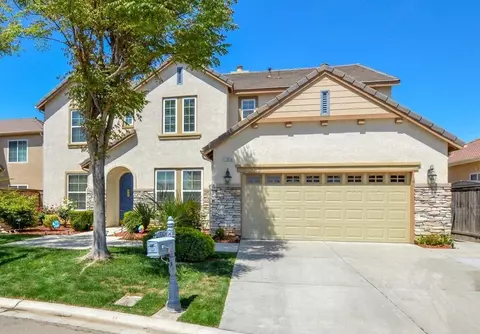 11078 Sawtooth Peak Way, Clovis, CA 93619 photo 1