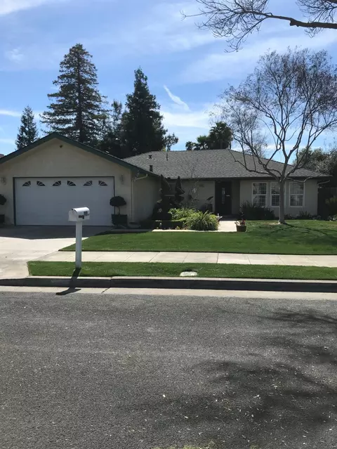 2820 Driftwood Dr, Madera, CA 93637 photo 1