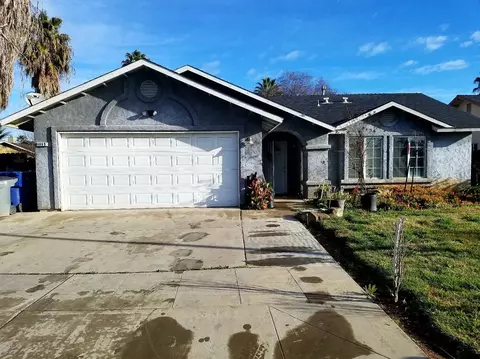 4869 Eugenia Ave, Fresno, CA 93725 photo 1