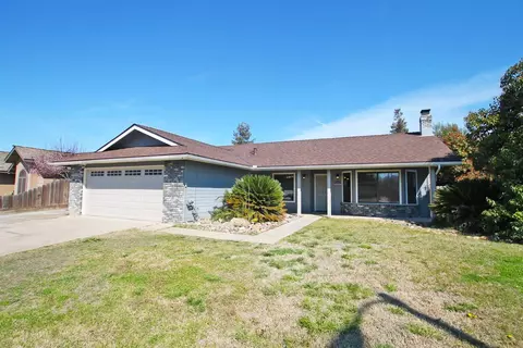 1950 E Toledo Ave, Tulare, CA 93274 photo 1