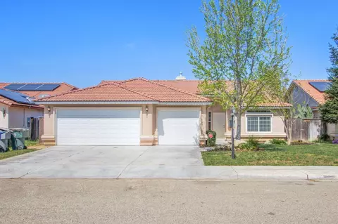 3745 Isla Vista Ct, Madera, CA 93637 photo 1