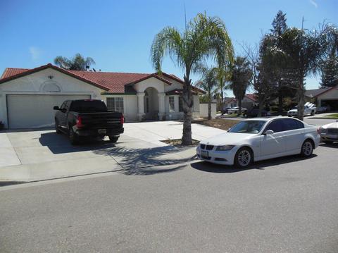 316 S Bordeaux Ave, Kerman, CA 93630 photo 1
