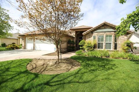 561 S Kenneth Ave, Kerman, CA 93630 photo 1