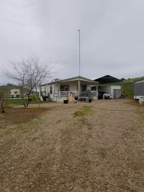 18949 Watts Valley Rd, Sanger, CA 93657 photo 1