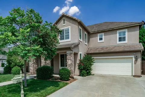 4756 N Emerald Peak Dr, Clovis, CA 93619 photo 1