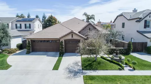 1949 N Burgan Ave, Clovis, CA 93619 photo 1