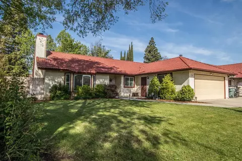 948 Jasmine Ave, Clovis, CA 93611 photo 1
