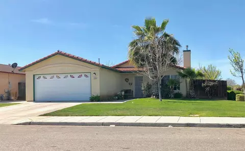1486 Toluca Way, Madera, CA 93638 photo 1
