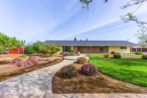 13136 E Tulare Ave, Sanger, CA 93657 photo 1