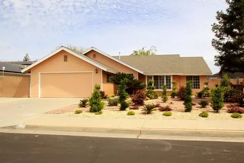 243 Caesar Ave, Clovis, CA 93612 photo 1