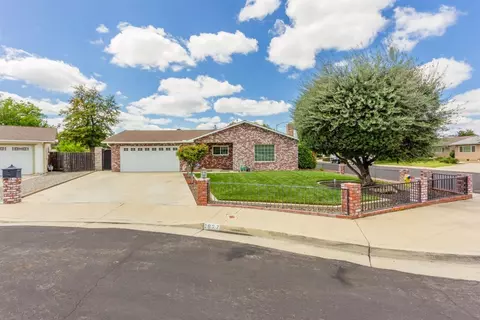 1622 Norwich Ave, Clovis, CA 93611 photo 1
