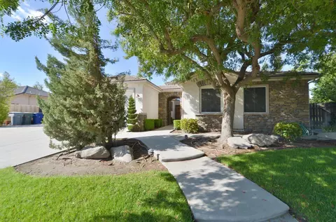 2561 Alamos Ave, Clovis, CA 93611 photo 1