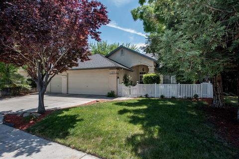 302 W Kelly Ave, Clovis, CA 93611 photo 1