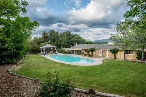 27062 Twin Ponds Rd, Clovis, CA 93619 photo 1