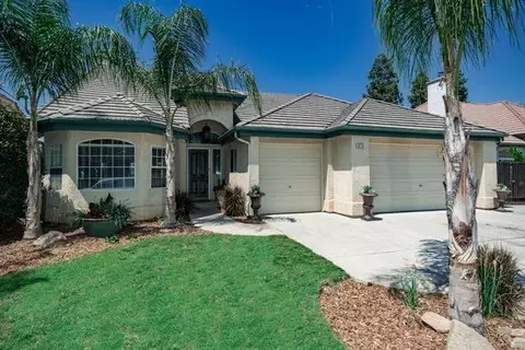 876 Pistachio Ave, Clovis, CA 93611 photo 1