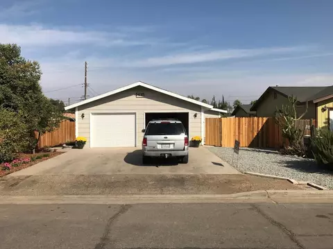 1435 E Olive Way, Dinuba, CA 93618 photo 1