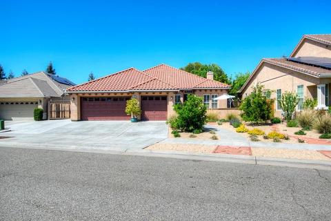 1945 Lester Ave, Clovis, CA 93619 photo 1