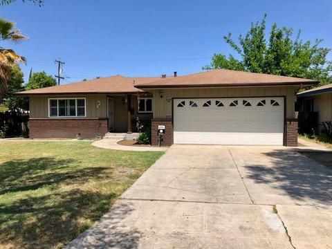 4453 E Simpson Ave, Fresno, CA 93703
