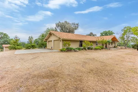 15233 Garlock Ln, Prather, CA 93651 photo 1