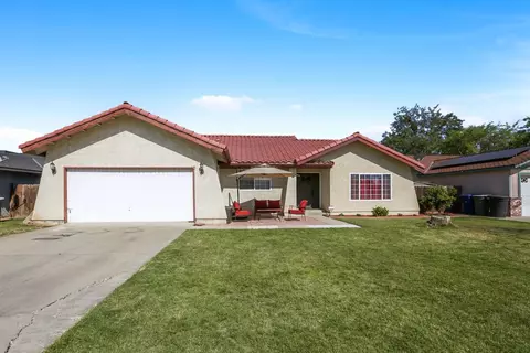 1182 Myrtle Pl, Lemoore, CA 93245 photo 1